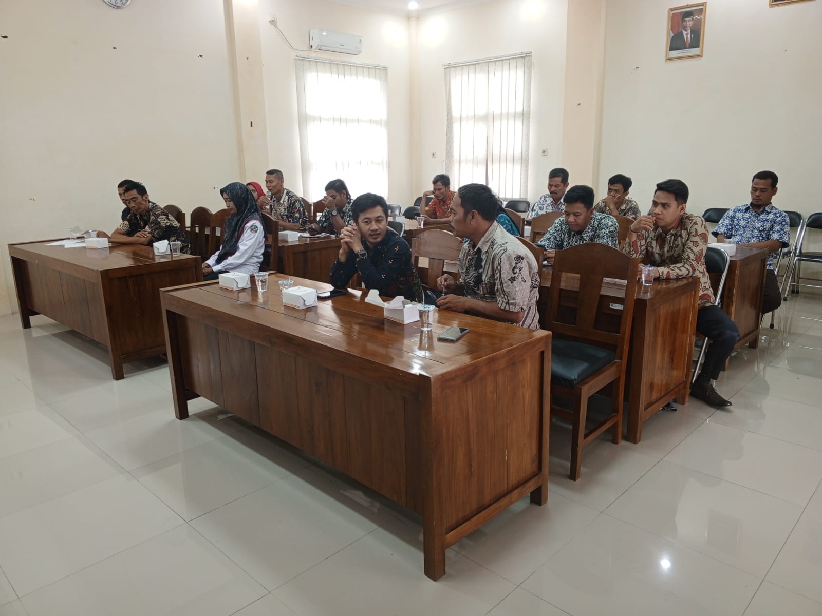 sidang di luargedung1