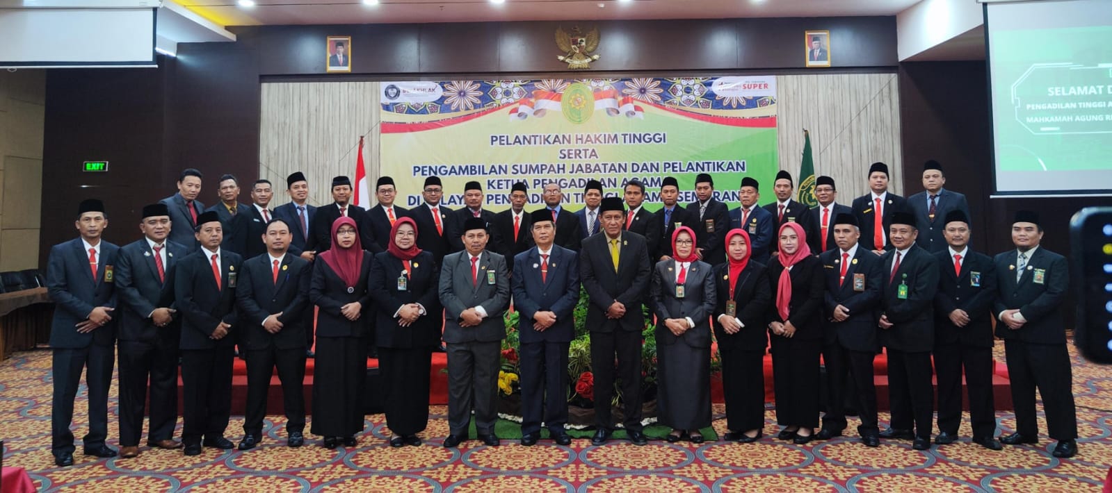 menghadiri