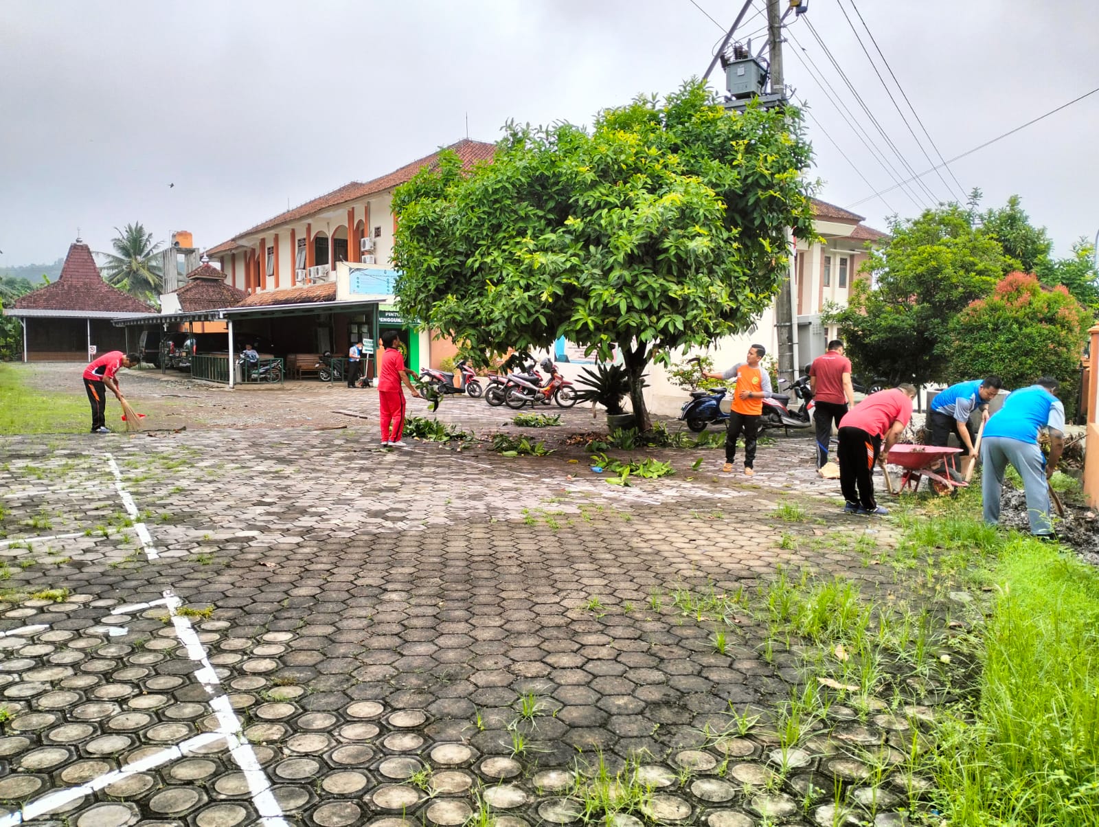 Foto kerja bakti 1 22112024