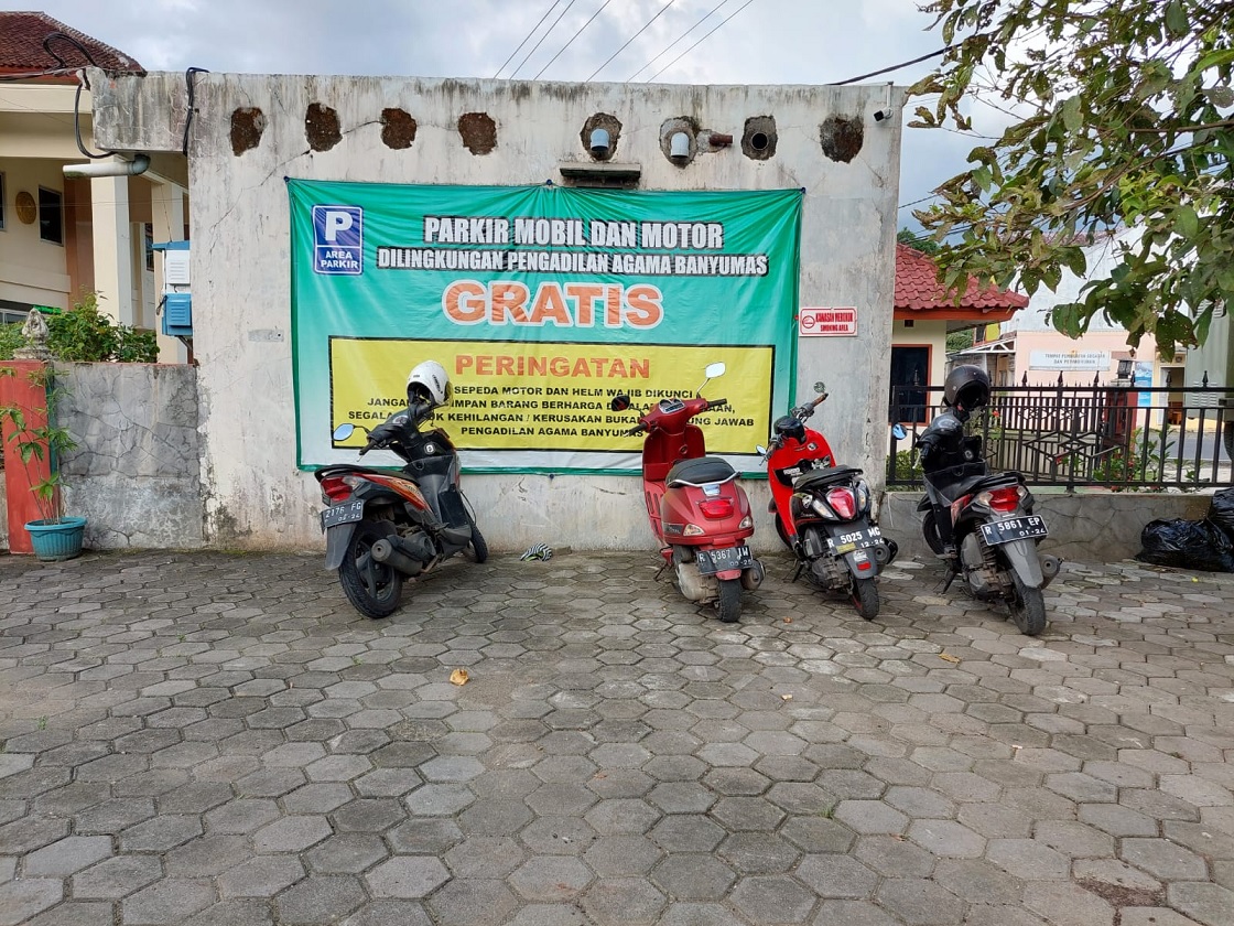 Parkir motor